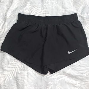 Nike Dri-Fit Shorts - M